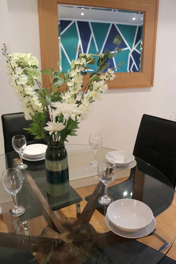 Апартаменты Heart Of Leeds City Centre Living - Sleeps 6 Экстерьер фото